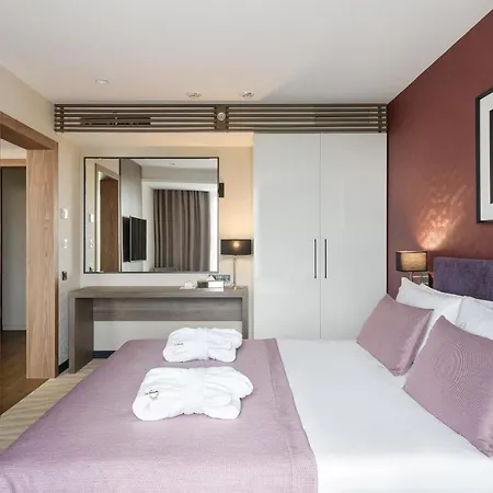 Premier Hotel 5*