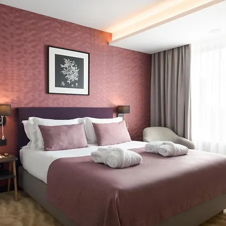 Premier Hotel